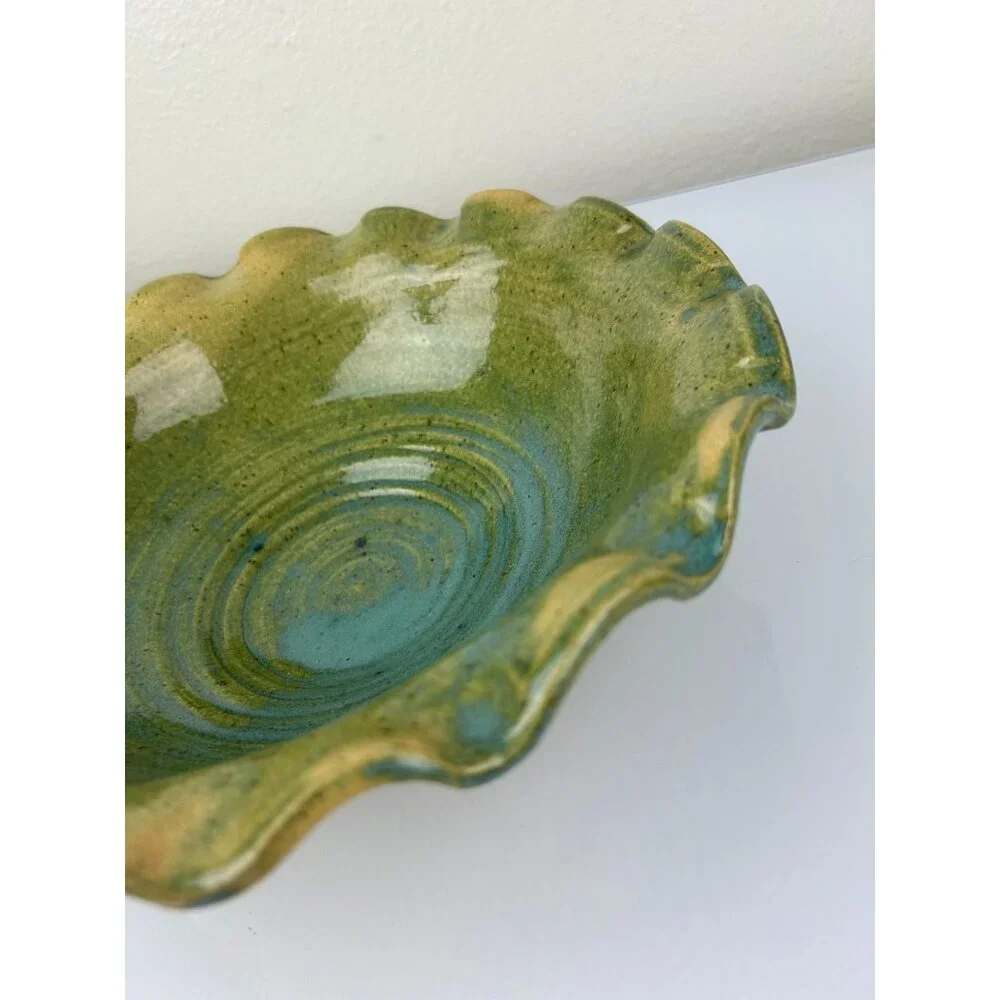 Geiger Vintage 1998 Green Ruffled Edge Pottery Bowl Home Art Signed